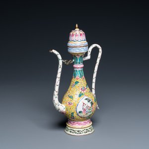 A Chinese Canton enamel ewer and cover, Qianlong — photo 1