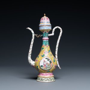 A Chinese Canton enamel ewer and cover, Qianlong — photo 2