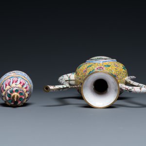 A Chinese Canton enamel ewer and cover, Qianlong — photo 6