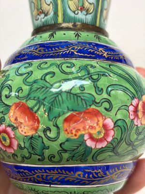 A Chinese Canton enamel green-ground three-piece altar set, 19th C. — photo 20
