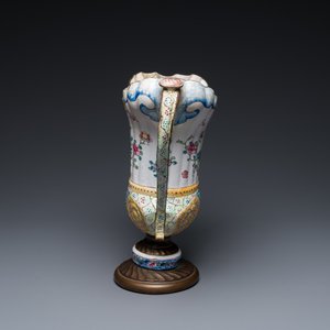 A Chinese Canton enamel helm-shaped ewer with shell-shaped basin, Qianlong — photo 11
