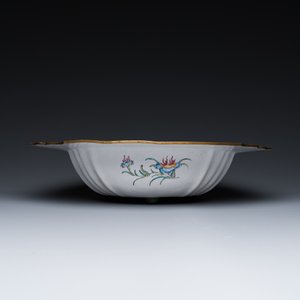 A Chinese Canton enamel helm-shaped ewer with shell-shaped basin, Qianlong — photo 5