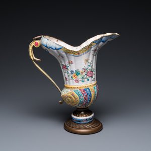 A Chinese Canton enamel helm-shaped ewer with shell-shaped basin, Qianlong — photo 10