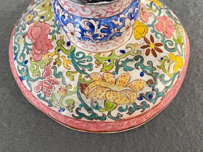 A Chinese Canton enamel helm-shaped ewer with shell-shaped basin, Yongzheng/Qianlong — photo 12
