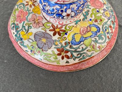 A Chinese Canton enamel helm-shaped ewer with shell-shaped basin, Yongzheng/Qianlong — photo 14