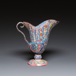 A Chinese Canton enamel helm-shaped ewer with shell-shaped basin, Yongzheng/Qianlong — photo 8