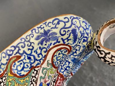 A Chinese Canton enamel helm-shaped ewer with shell-shaped basin, Yongzheng/Qianlong — photo 11