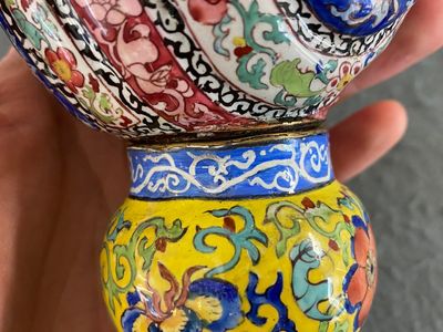 A Chinese Canton enamel helm-shaped ewer with shell-shaped basin, Yongzheng/Qianlong — photo 10