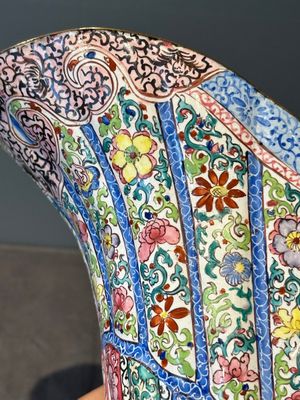A Chinese Canton enamel helm-shaped ewer with shell-shaped basin, Yongzheng/Qianlong — photo 18