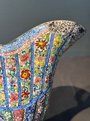A Chinese Canton enamel helm-shaped ewer with shell-shaped basin, Yongzheng/Qianlong — photo 20