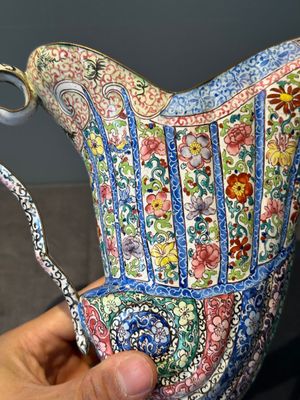 A Chinese Canton enamel helm-shaped ewer with shell-shaped basin, Yongzheng/Qianlong — photo 21