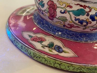 A Chinese Canton enamel helm-shaped ewer with shell-shaped basin, Yongzheng/Qianlong — photo 17