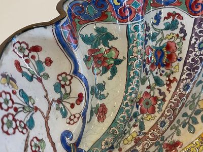 A Chinese Canton enamel helm-shaped ewer with shell-shaped basin, Yongzheng/Qianlong — photo 20