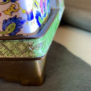 A Chinese Canton enamel inkwell set on stand, Qianlong — 照片 16