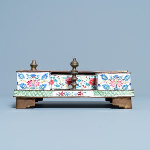 A Chinese Canton enamel inkwell set on stand, Qianlong — 照片 3
