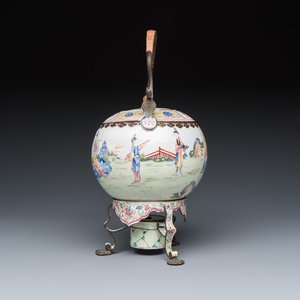 A Chinese Canton enamel kettle and stand with figural design — 照片 2
