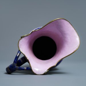 A Chinese Canton enamel lime green-ground ewer and basin, four-character mark, Qianlong/Jiaqing — 照片 6