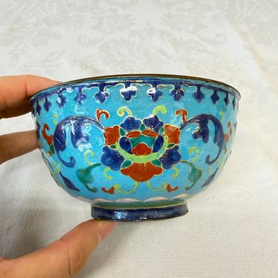 A Chinese Canton enamel 'Lotus Scroll' bowl — photo 1