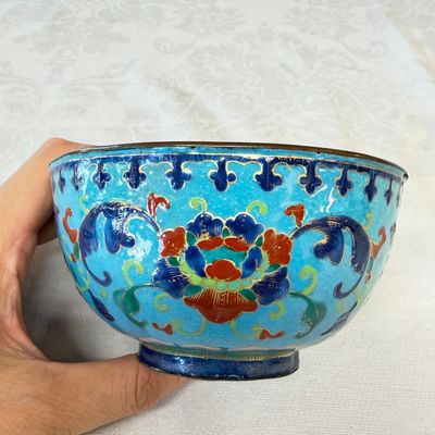 A Chinese Canton enamel 'Lotus Scroll' bowl — photo 3