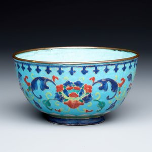 A Chinese Canton enamel 'Lotus Scroll' bowl — photo 1