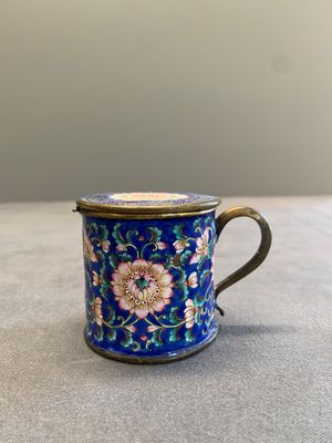 A Chinese Canton enamel mustard jar and square dish, Qianlong/Jiaqing — 照片 3