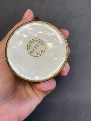 A Chinese Canton enamel mustard jar and square dish, Qianlong/Jiaqing — 照片 8