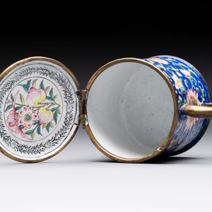 A Chinese Canton enamel mustard jar and square dish, Qianlong/Jiaqing — 照片 10