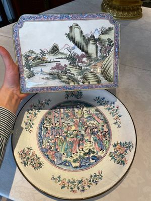 A Chinese Canton enamel plaque and large dish, Qianlong mark, 19th C. — photo 1