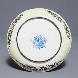 A Chinese Canton enamel plate with fishermen, Qianlong — 照片 2