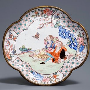 A Chinese Canton enamel quatrefoil 'Europeans' dish, Qianlong — photo 1
