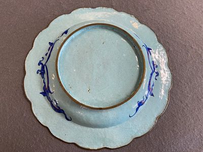 A Chinese Canton enamel 'scholars' dish, Qianlong/Jiaqing — 照片 4