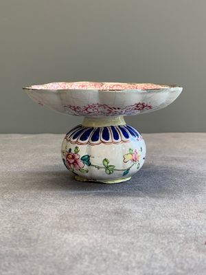 A Chinese Canton enamel spittoon, Yongzheng/Qianlong — photo 2