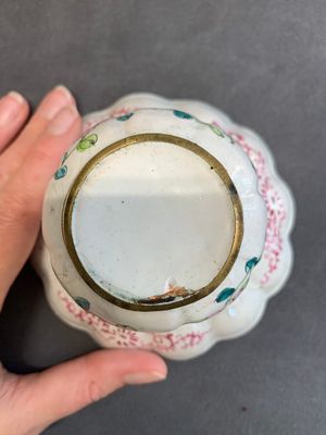 A Chinese Canton enamel spittoon, Yongzheng/Qianlong — photo 7