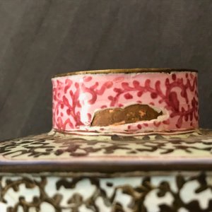A Chinese Canton enamel tea caddy and cover, Qianlong — photo 12
