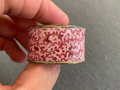 A Chinese Canton enamel tea caddy and cover, Yongzheng/Qianlong — photo 10