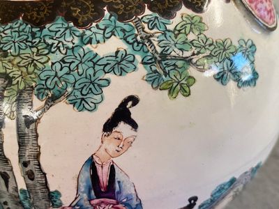 A Chinese Canton enamel teapot and cover, Qianlong — 照片 19