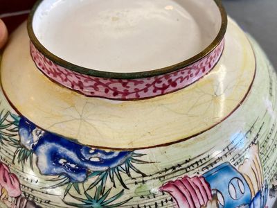 A Chinese Canton enamel teapot and cover, Qianlong — 照片 20