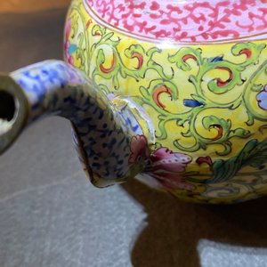 A Chinese Canton enamel teapot and cover, Qianlong — photo 14
