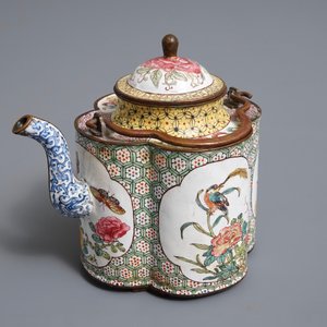 A Chinese Canton enamel teapot and cover with insects, birds and flowers, Qianlong — 照片 7