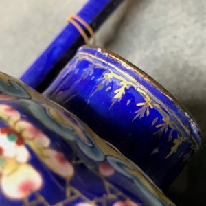 A Chinese Canton enamel teapot with floral design, 18/19th C. — photo 16