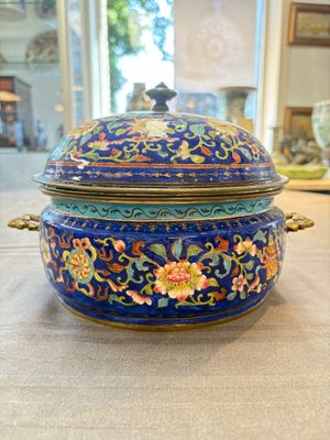 A Chinese Canton enamel three-piece warming bowl or tureen, Qianlong — 照片 3