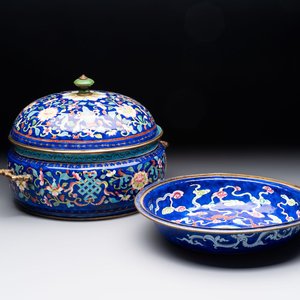 A Chinese Canton enamel three-piece warming bowl or tureen, Qianlong — 照片 1