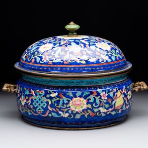 A Chinese Canton enamel three-piece warming bowl or tureen, Qianlong — 照片 5