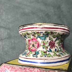 A Chinese Canton enamel vase with birds on flowering branches, Qianlong — 照片 11
