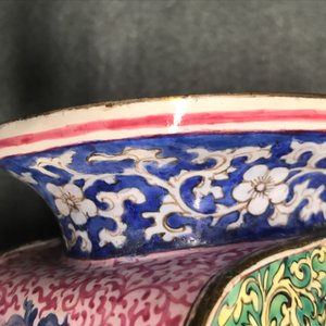 A Chinese Canton enamel vase with birds on flowering branches, Qianlong — 照片 18