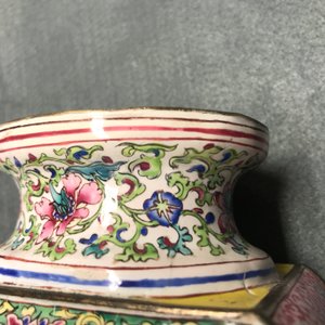 A Chinese Canton enamel vase with birds on flowering branches, Qianlong — 照片 8