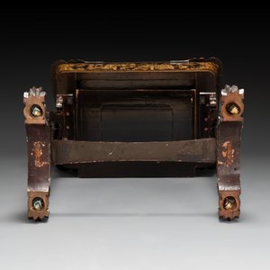 A Chinese Canton export gilt-lacquered sewing table with accessories, 19th C. — foto 9