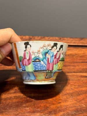 A Chinese Canton famille rose 11-piece tea service, 19th C. — photo 46