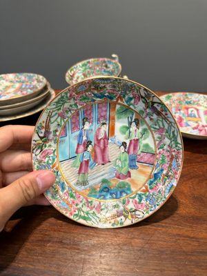 A Chinese Canton famille rose 11-piece tea service, 19th C. — photo 54