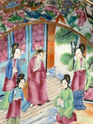 A Chinese Canton famille rose 11-piece tea service, 19th C. — photo 55